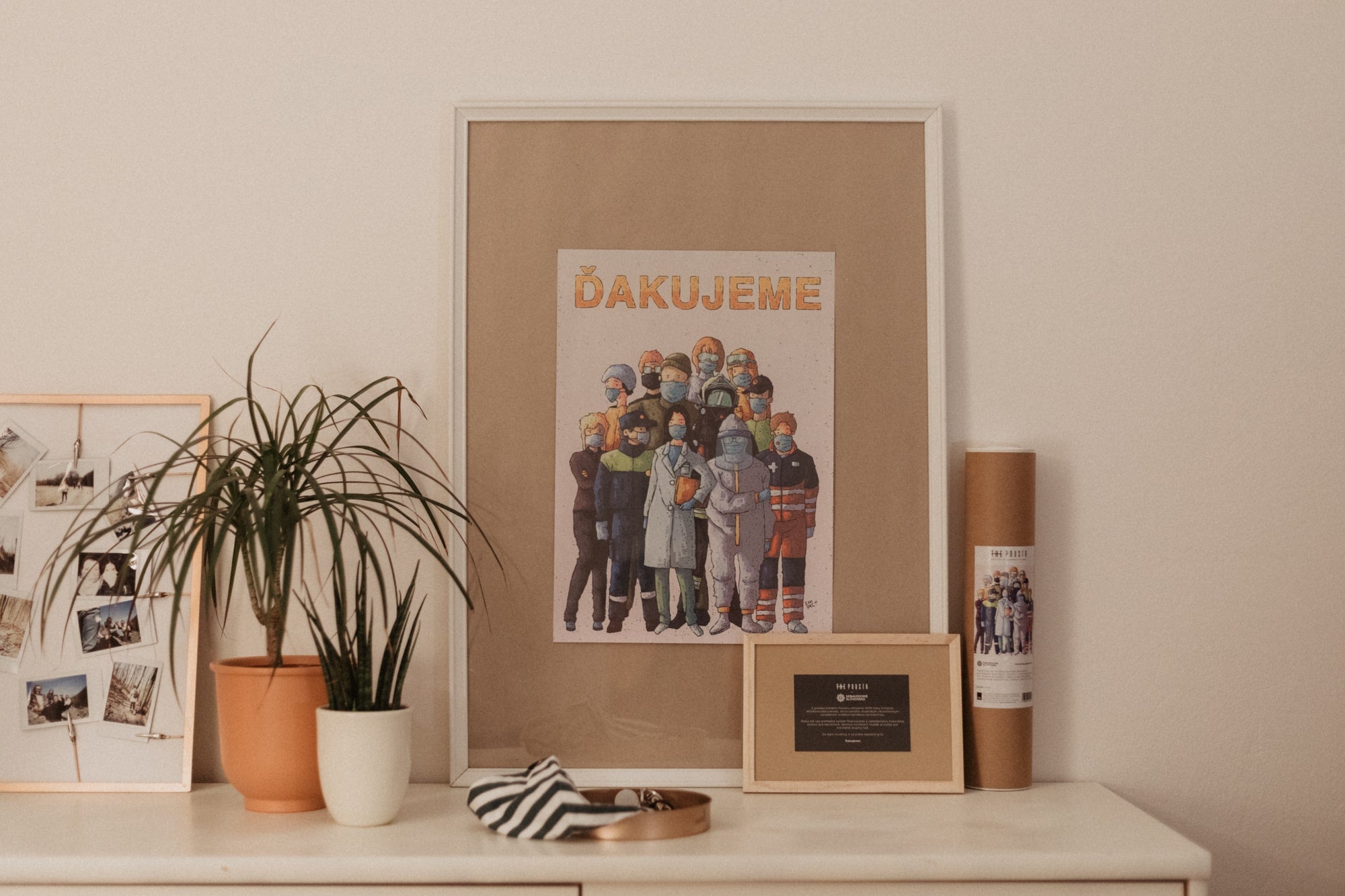 Poustr: Hrdinovia dnešných dní